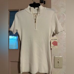 Chérie Collette White Ribbed Half-Zip Short Sleeve Top